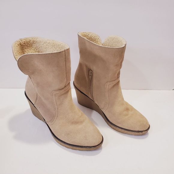 Kellie & Katie fold over suede winter booties  8.5 - Picture 2 of 16